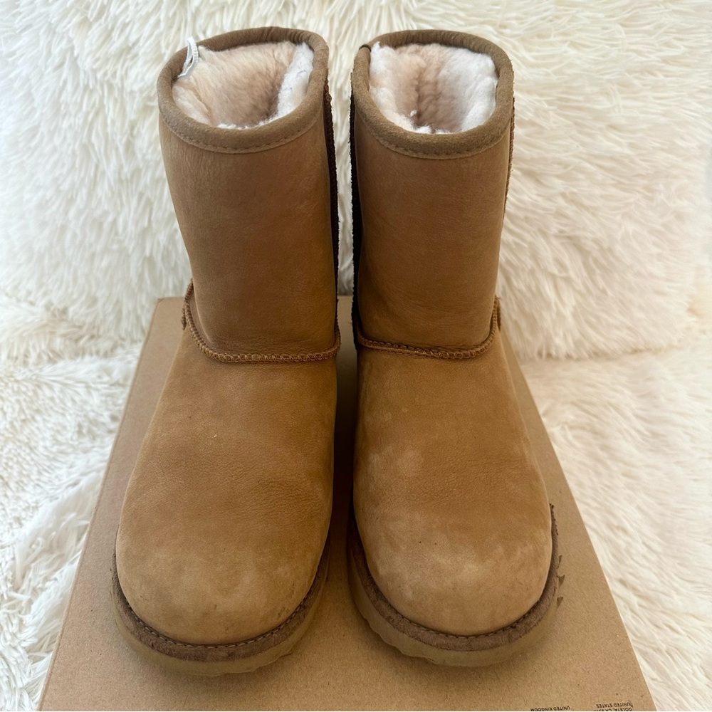 UGG Classic Short Women’s Boots Chestnut Size: 5